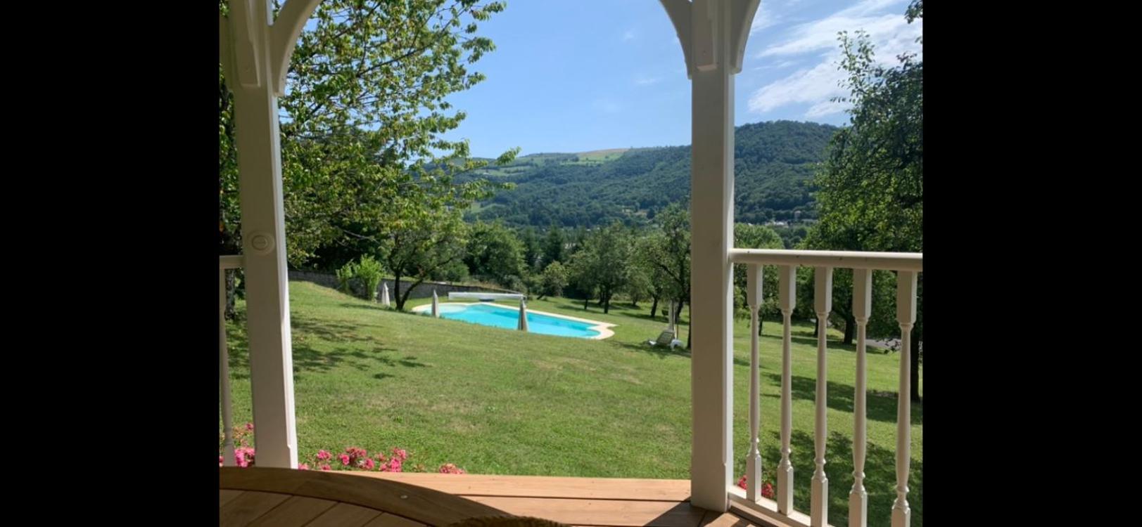 ホテル Le Terrondou Vic-sur-Cère エクステリア 写真