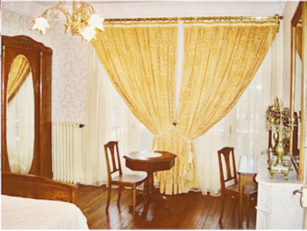 ホテル Le Terrondou Vic-sur-Cère 部屋 写真