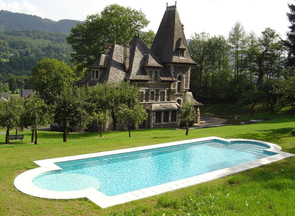 ホテル Le Terrondou Vic-sur-Cère エクステリア 写真